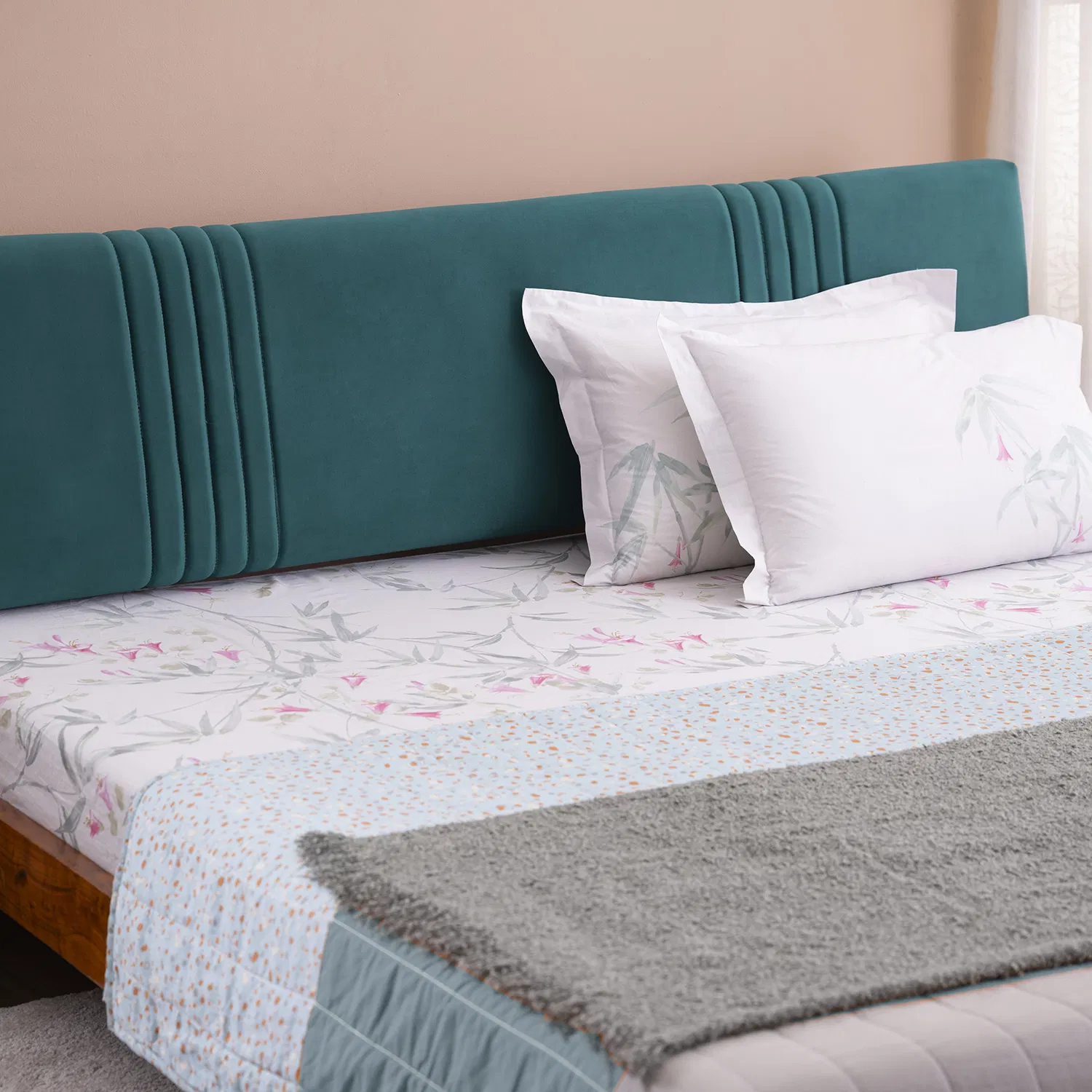 Aara Solid Wood Upholstered Queen Bed